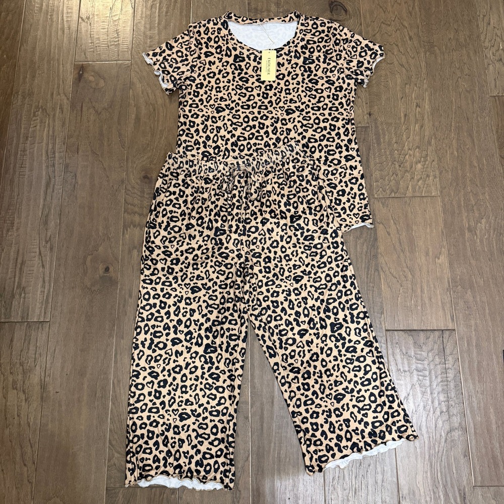 EKOUAE Leopard Print Pajama Set NWT Women‎ Size M Top Wide Leg Pants Loungewear
